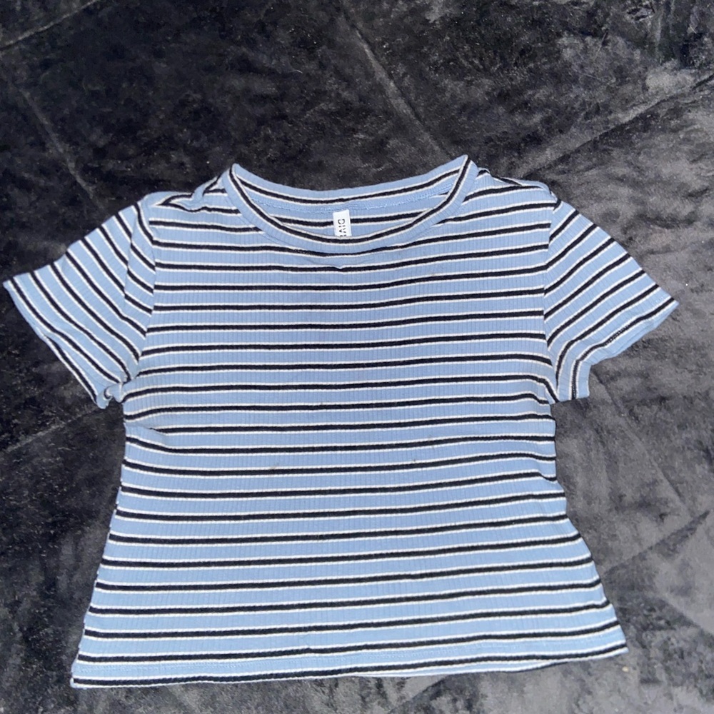 Crop top - Picture 3 of 4